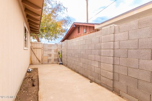 3820 Bethany Home Rd, Phoenix AZ 85015-2507 exterior