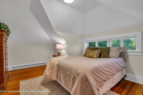 25 Memorial Pkwy, Atlantic Highlands NJ 07716-1655 exterior