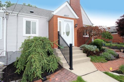 4937 Mcanulty Rd, Pittsburgh, PA 15236-1900