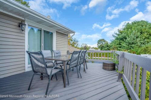 308 Monmouth Rd, West Long Branch NJ 07764-1028 exterior