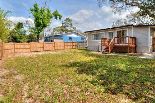 10712 Connechusett Rd, Tampa FL 33617-3410 exterior