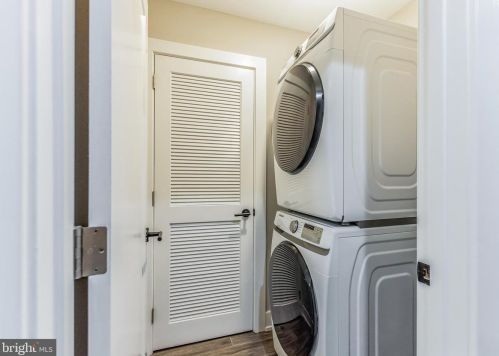 220 Fountain St, Philadelphia PA  19128-4508 exterior