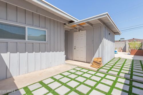 2032 Campbell Ave, Phoenix AZ  85015-4126 exterior