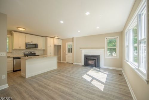 451 River Rd, Rahway NJ  07065-4203 exterior