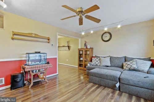 7 Johnamac, Littlestown PA 17340-1148 exterior