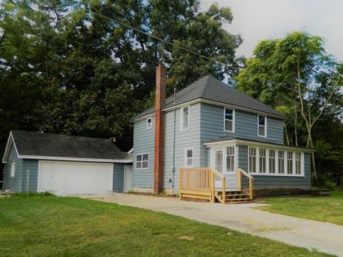 209 Thomas St, Allegan, MI 49010-8195