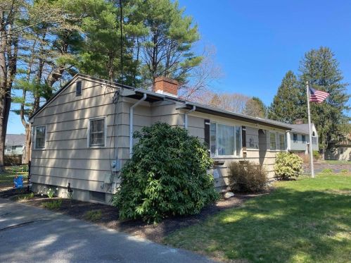 65 Garden St, Taunton, MA 02718-1021