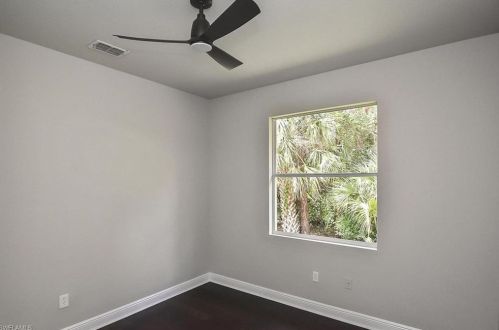 12687 Biscayne Ct, Naples FL 34105-4935 exterior