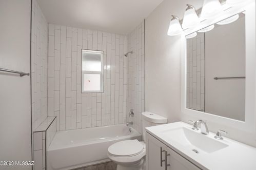 1626 Delaware St, Tucson AZ 85745-2306 exterior