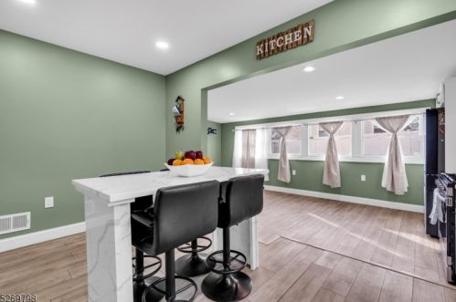 582 Orchard St, Rahway NJ  07065-2228 exterior