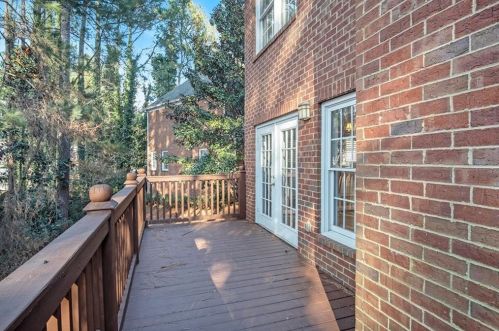 207 Crossing Valley Ln, Atlanta GA 30339-2944 exterior