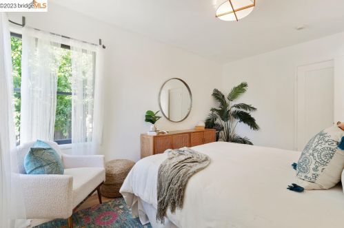 1221 Blake St, Berkeley CA 94702-2014 exterior