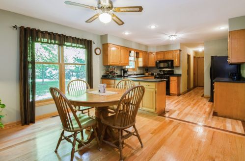 322 Lorraine Dr, Bull Valley IL 60012-3612 exterior