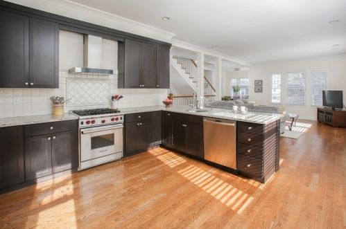 96 Beals St, Brookline, MA 02446-6011