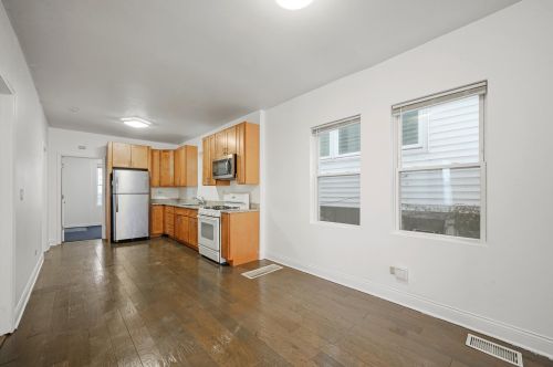 5221 Carpenter St, Chicago IL 60621-1414 exterior