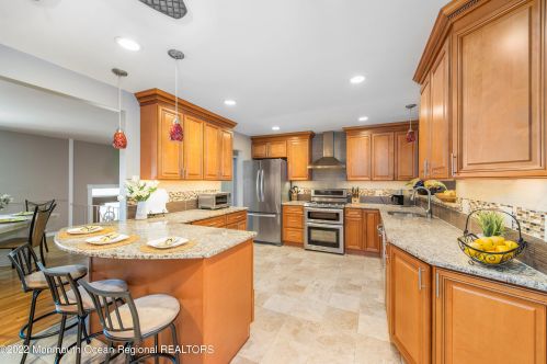 328 Barbara Dr, Point Pleasant Beach NJ 08742-2108 exterior