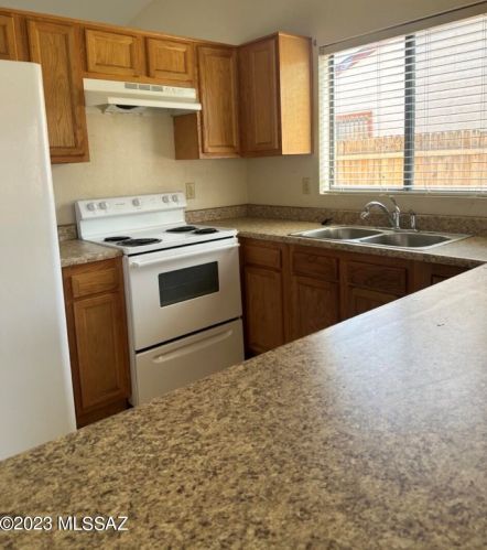 1765 Ransom Oaks Dr, Tucson AZ 85746-3173 exterior