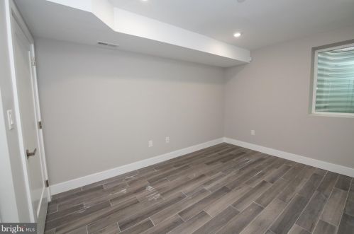 2213 Emerald St, Philadelphia PA 19134-3548 exterior