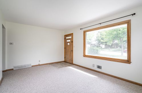 4641 47th St, Milwaukee, WI 53220-4109