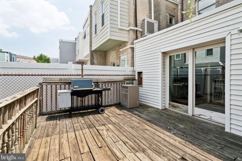 2607 Christian St, Philadelphia PA 19147-3612 exterior