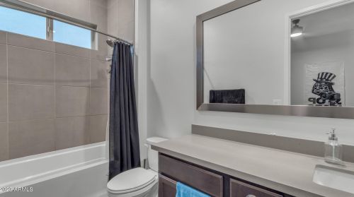 8513 22 Dr, Phoenix AZ 85041-7712 exterior