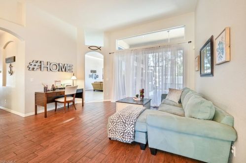 203 Burnt Pne Dr, Naples FL 34119-9775 exterior