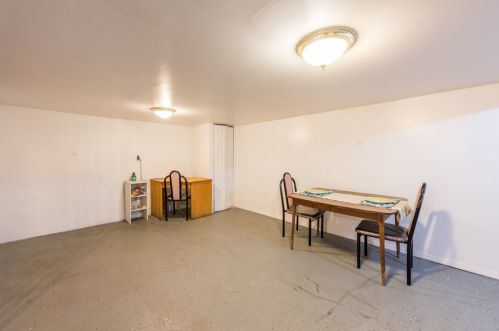 37 Lewis Ave, Waukegan IL 60087-4739 exterior