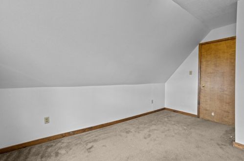 609 Marshall Ave, Pittsburgh PA 15214-3017 exterior