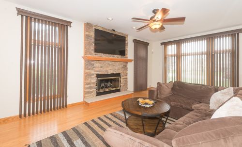 8236 Ainslie St, Chicago IL 60706-3067 exterior