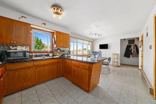 6724 63rd St, Chicago IL 60638-4004 exterior