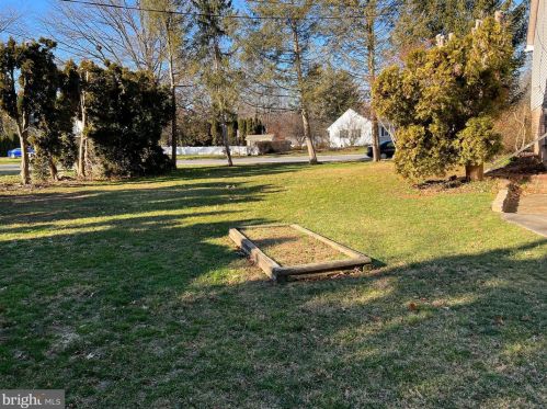 2873 Southwick Dr, Lancaster PA 17601-3552 exterior