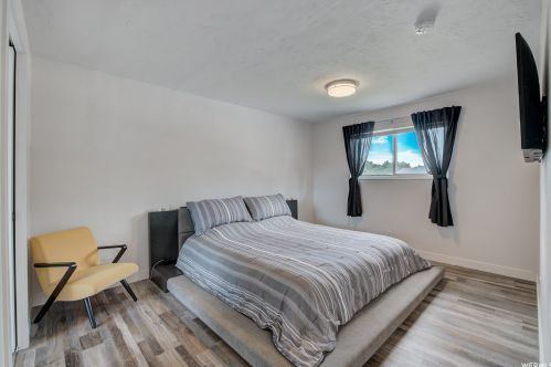 318 David Cir, Sandy UT 84070 exterior