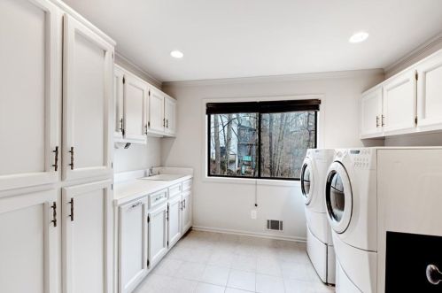 9615 Huntcliff Trce, Atlanta GA 30350-2615 exterior