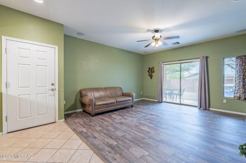 7675 Majestic Palm Ln, Tucson AZ 85756-6112 exterior