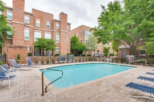 7700 Eastern Ave, Dallas TX  75209-5120 exterior