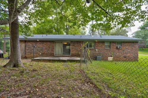 1004 Forrest Dr, Atlanta GA 30354-2514 exterior