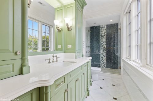 716 Schubert Ave, Chicago IL 60614-1247 exterior