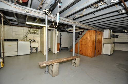 2046 Jacob St, Pittsburgh PA 15210-2451 exterior