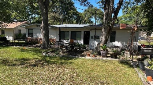 6105 Cary Dr, Austin TX 78757-3113 exterior