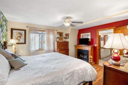 293 Washington St, Gloucester MA 01930-4815 exterior