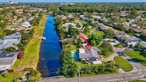 1083 25 Ave, Boynton Beach FL 33435-6731 exterior