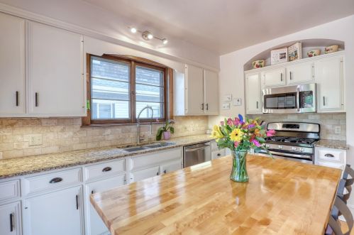 2338 61, Milwaukee WI 53219-2135 exterior