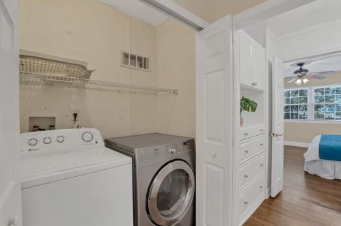 2115 Frst Cir, Orlando FL 32803-6247 exterior