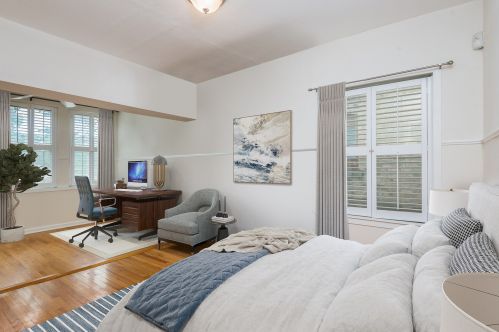 6645 Campbell Ave, Chicago IL 60645-5018 exterior