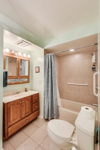 5950 Ozanam Ave, Chicago IL 60631-2235 exterior