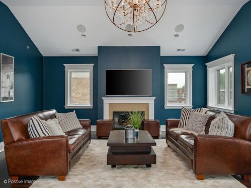 3720 Greenview Ave, Chicago IL 60613-3610 exterior