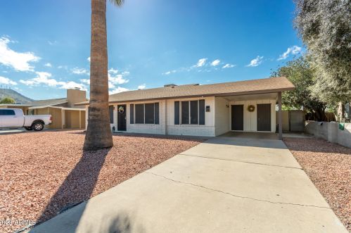 2235 Bloomfield Rd, Phoenix, AZ 85029-2702