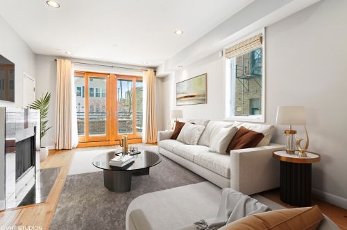 1370 Crystal St, Chicago, IL 60642-3339