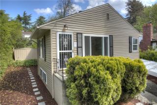 3928 Pilgrim St, Seattle, WA 98118-5249