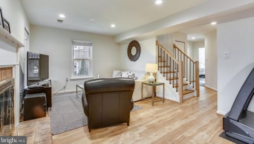 7408 Salford Ct, Alexandria VA  22315-4728 exterior